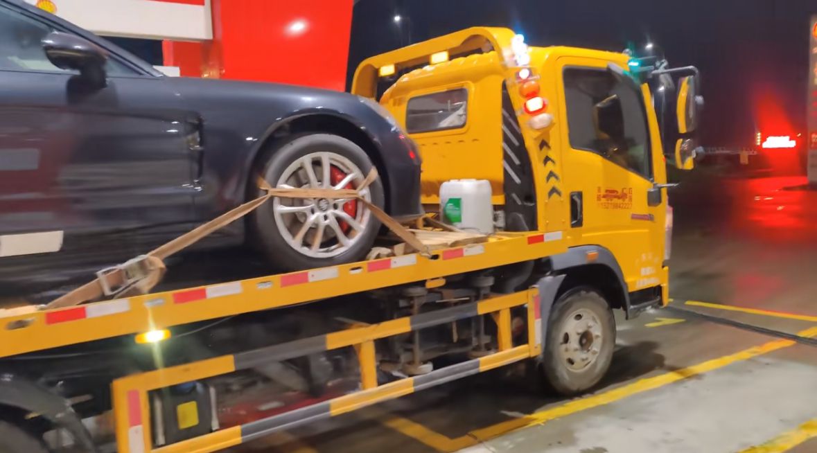 石景山行车途中遇到突发状况该如何呼叫道路救援？